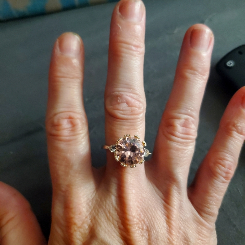 Ring - Picture 2 of 6